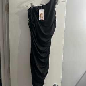 Elegant Black One-Shoulder Dress